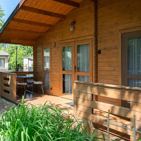 Turystyczna 22 Wyspa Sobieszewska 山林小屋 *